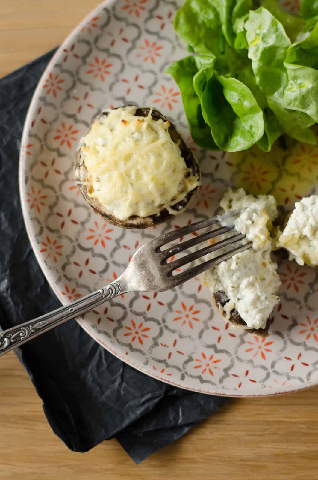 Champignons farcis au fromage ail et fines herbes