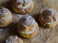 Petits choux à la crème pralinée