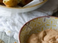 Crab cakes & sauce cocktail épicée