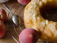 Gâteau renversé aux pêches & aux amandes