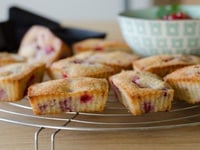 Financiers aux framboises & groseilles