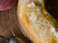 Gâteau renversé aux pêches & aux amandes
