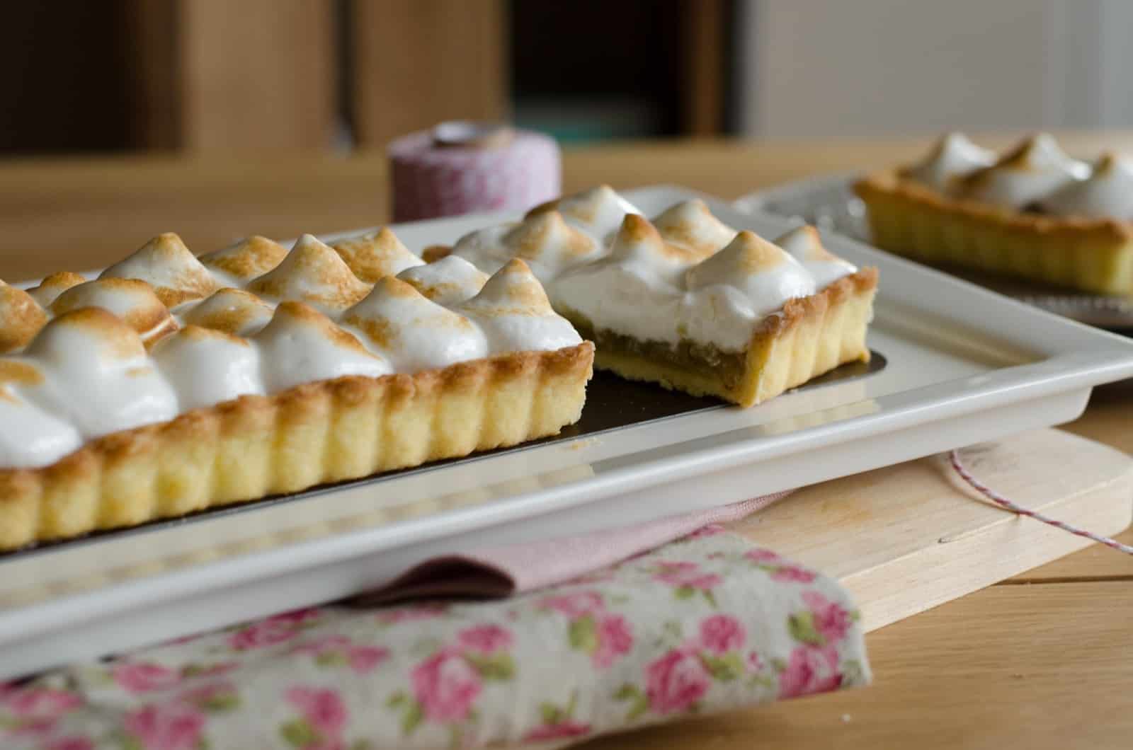 Tarte meringuée à la rhubarbe