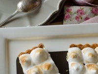 Tarte meringuée à la rhubarbe