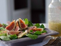 Salade au comté, figues et jambon & vinaigrette au miel