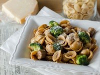 Orechiette au brocoli & à la saucisse italienne