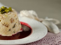 Nougat glacé & coulis mûre-framboise