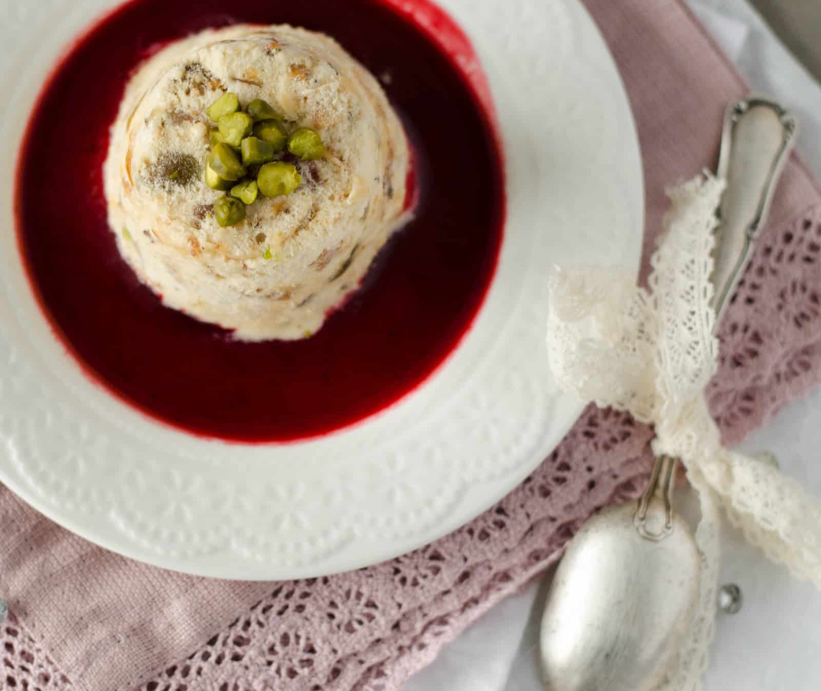 Nougat glacé & coulis mûre-framboise