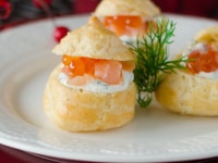 Gougères au saumon & chantilly à l'aneth