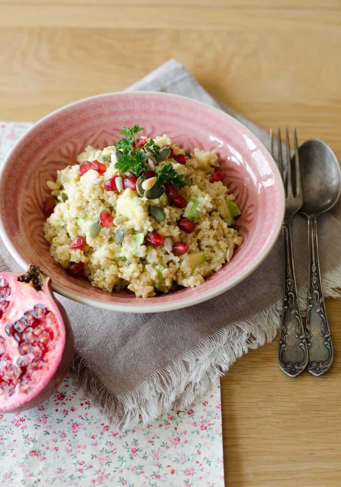 Salade de boulgour à l'avocat et à la grenade
