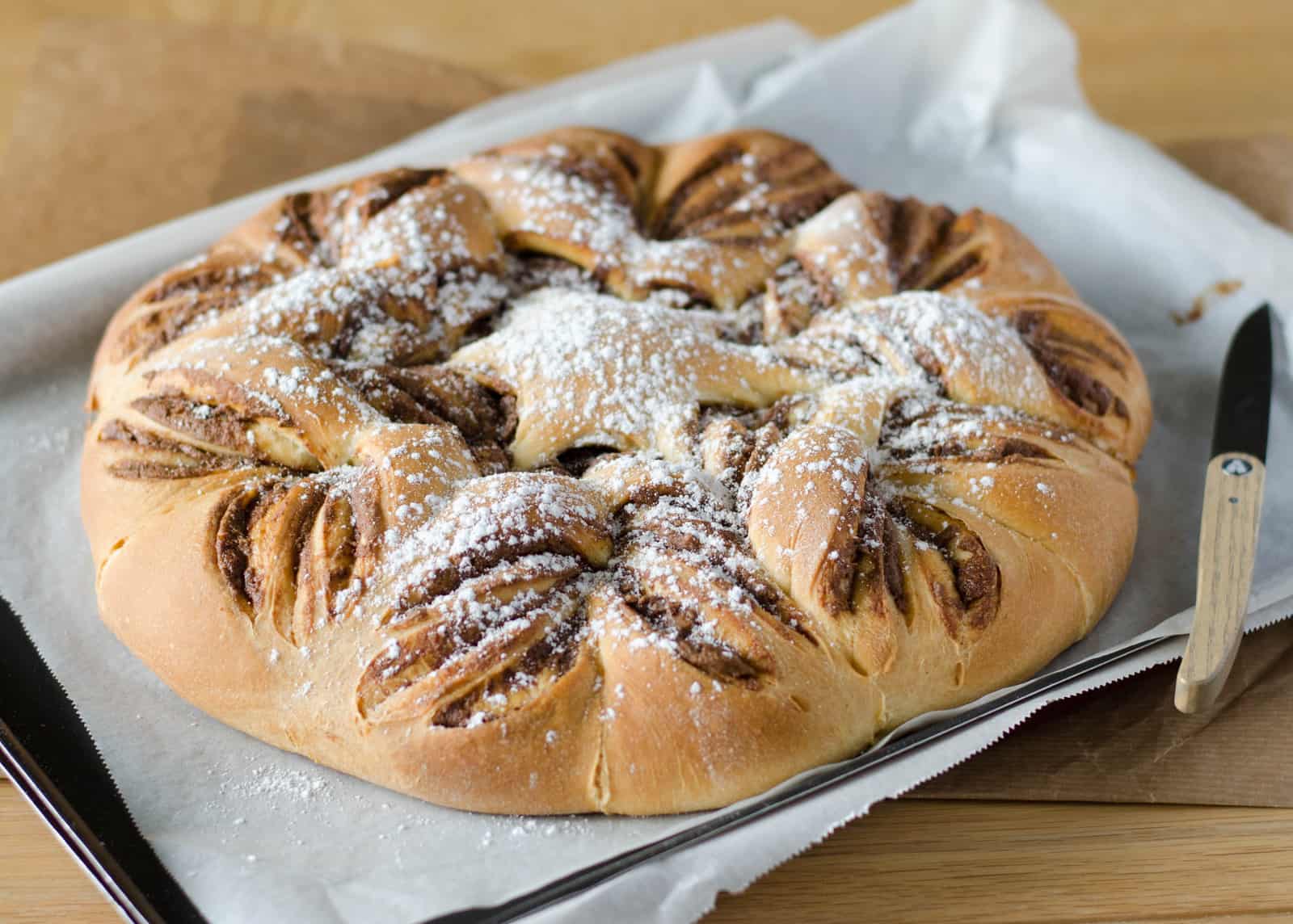 Brioche "étoile" à la pâte à tartiner