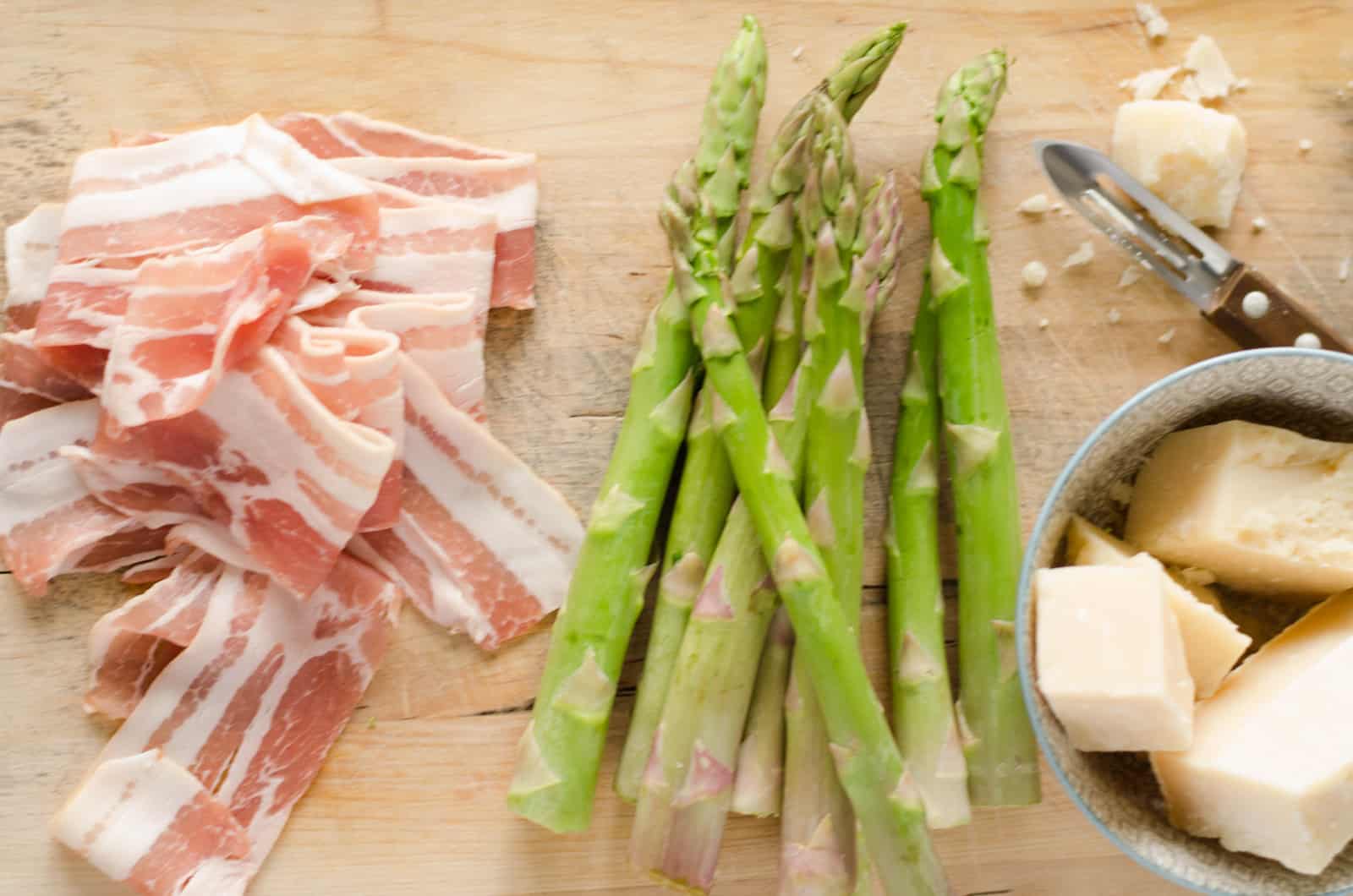 Asperges bardées de lard