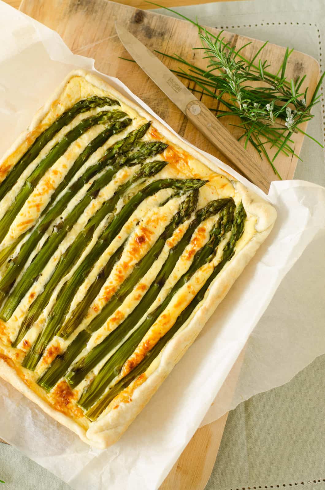 Tarte aux asperges vertes et à la ricotta