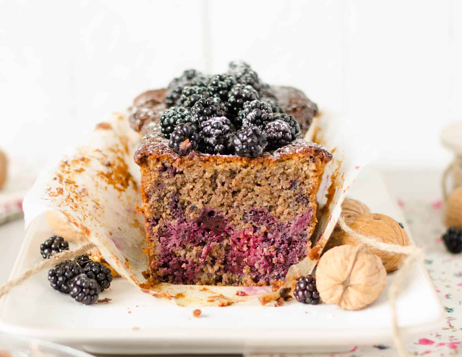 Cake aux mûres et aux noix