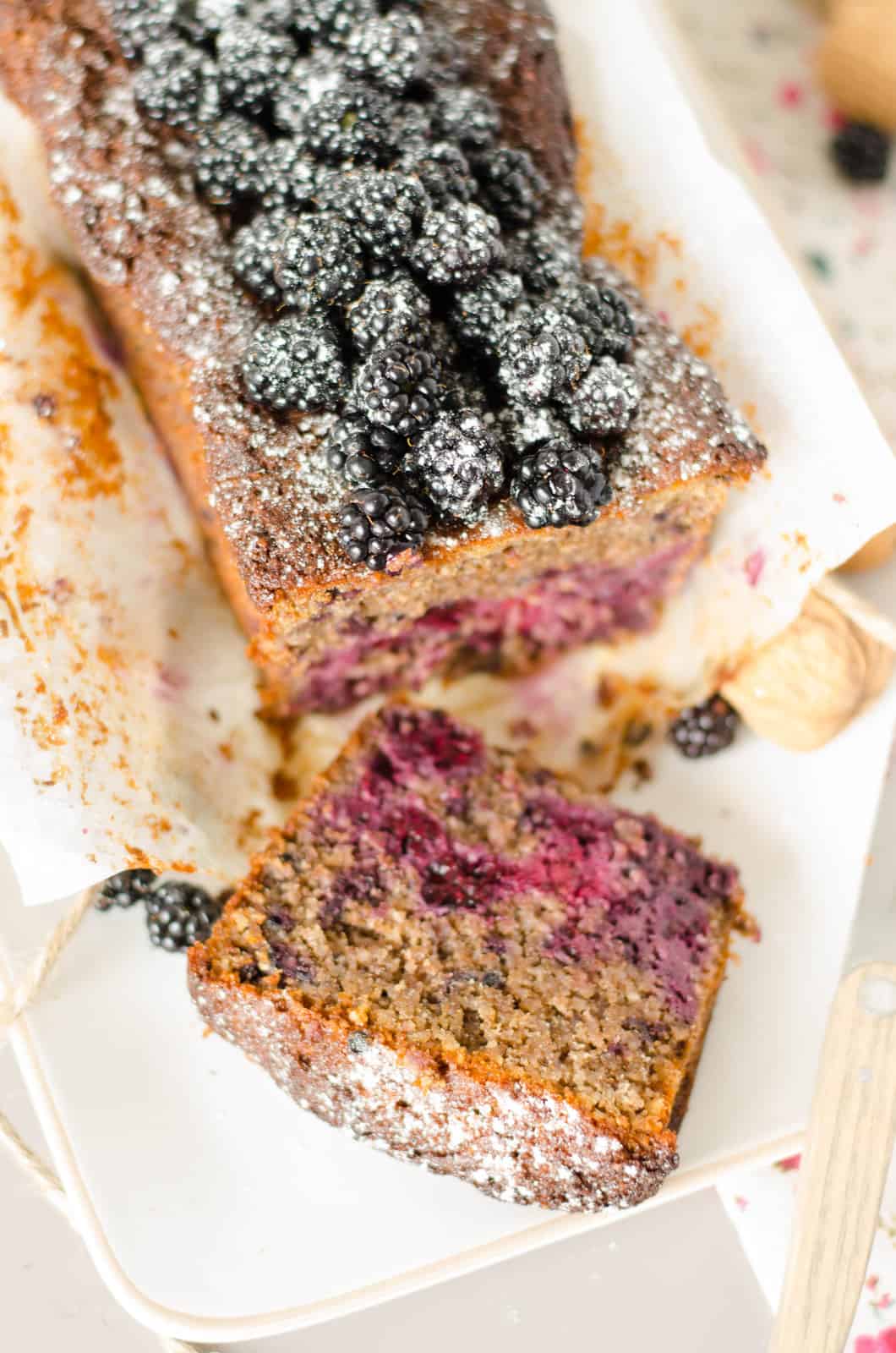 Cake aux mûres et aux noix