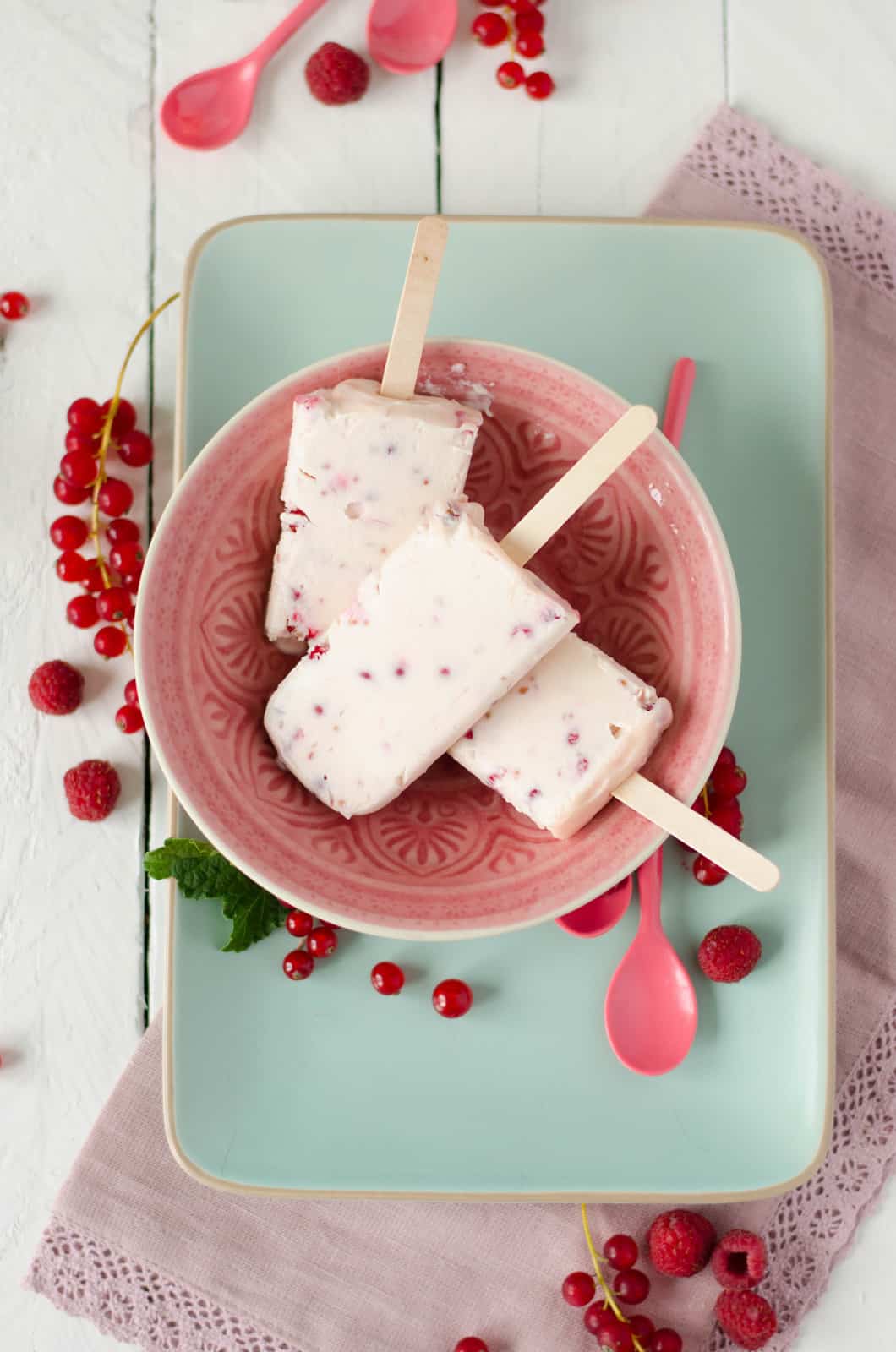 Bâtonnets glacés vanille-groseilles