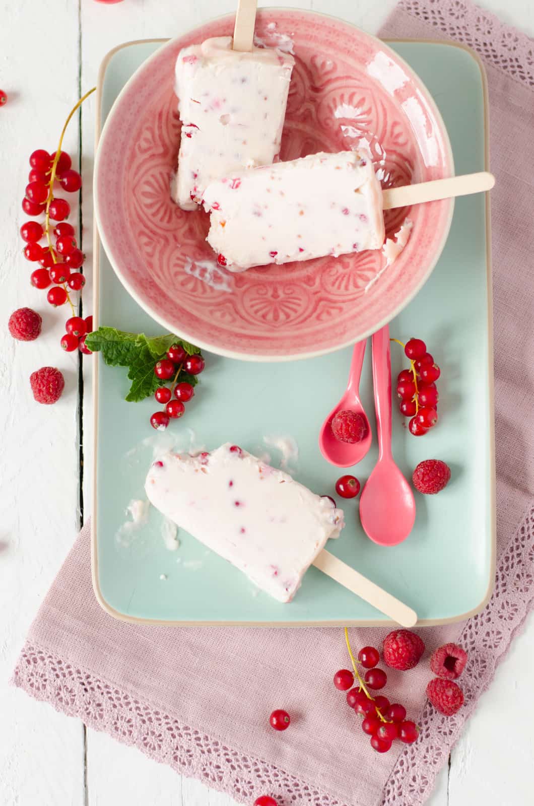 Bâtonnets glacés vanille-groseilles