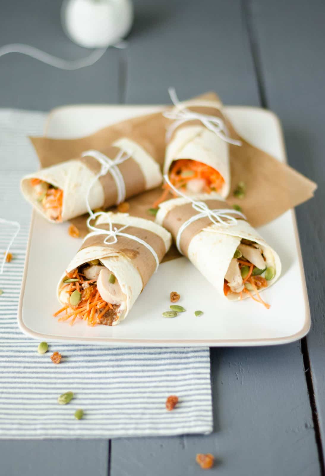 Wraps houmous, carottes, poulet {et plein d'autres choses dedans!}