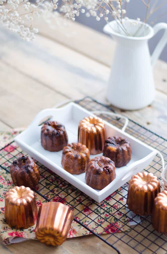 Cannelés rhum-raisins