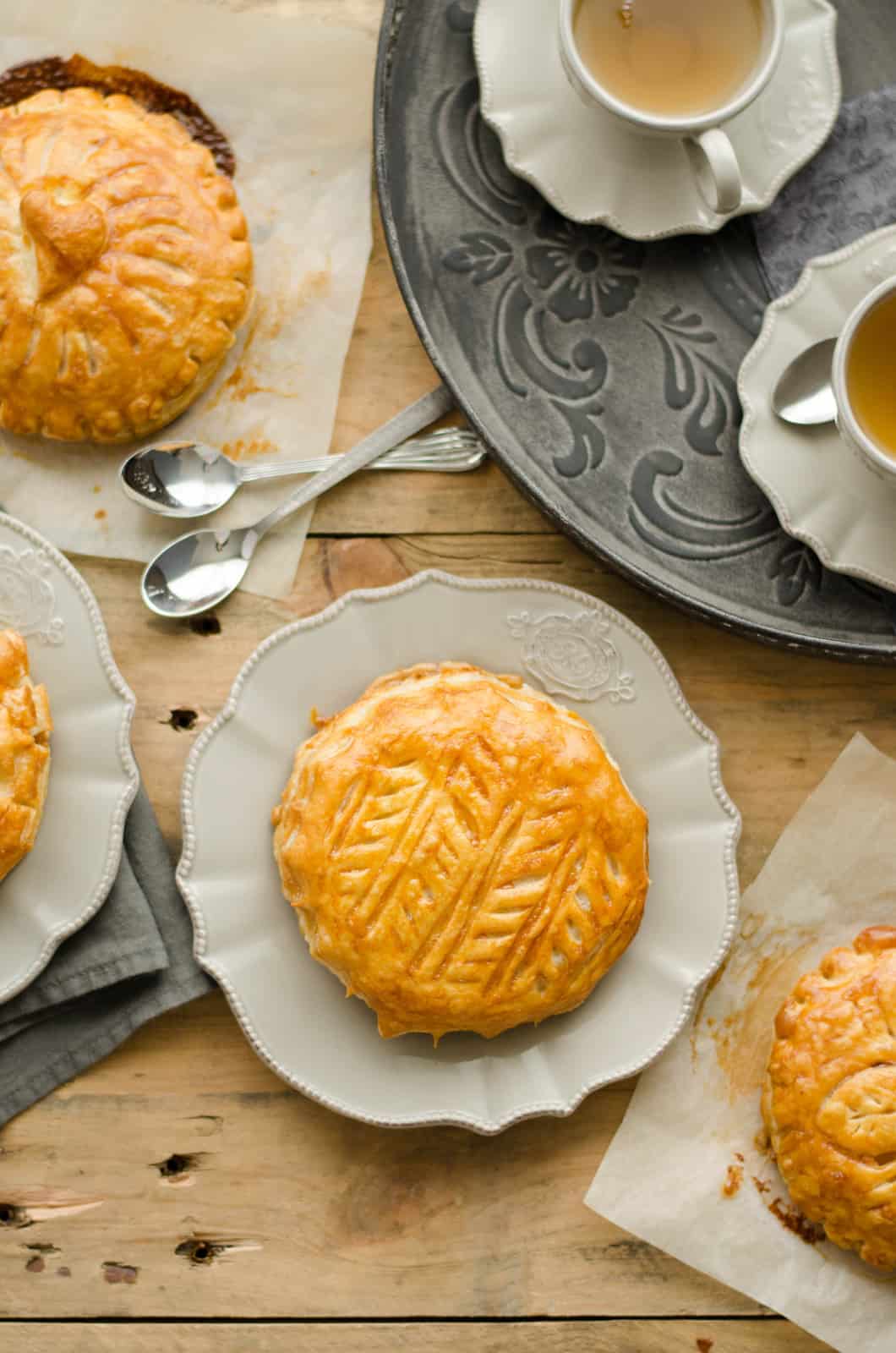 Galette des rois à la frangipane, aux poires & au caramel