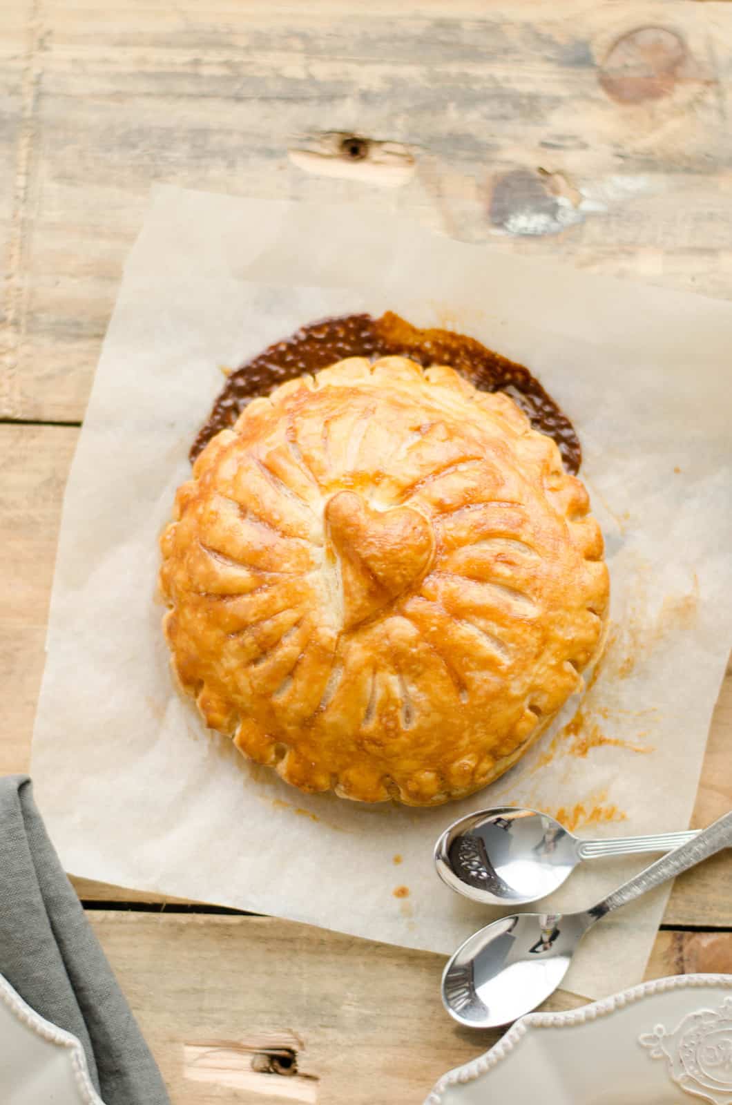 Galette des rois à la frangipane, aux poires & au caramel