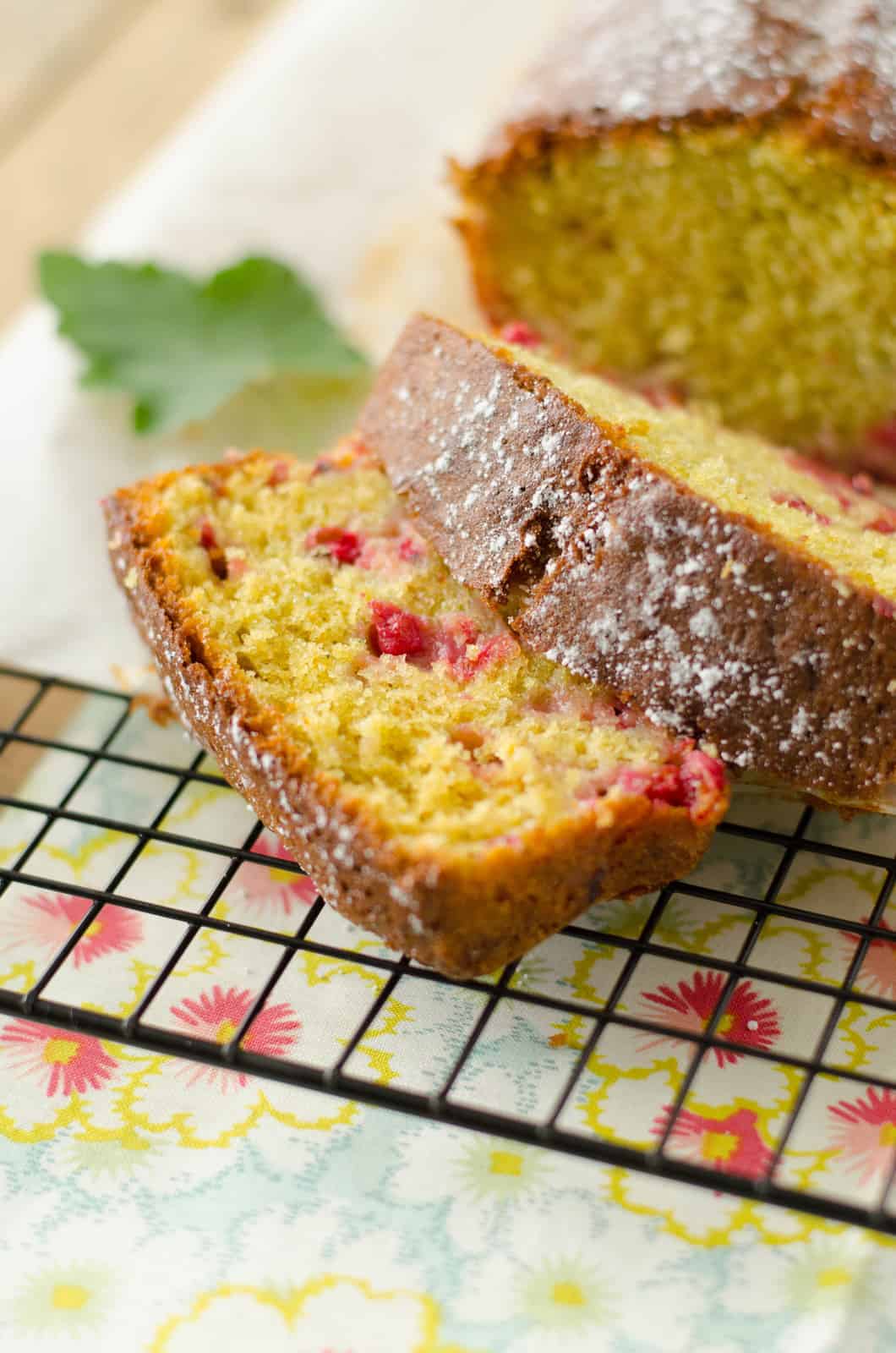 Cake pistache-groseille