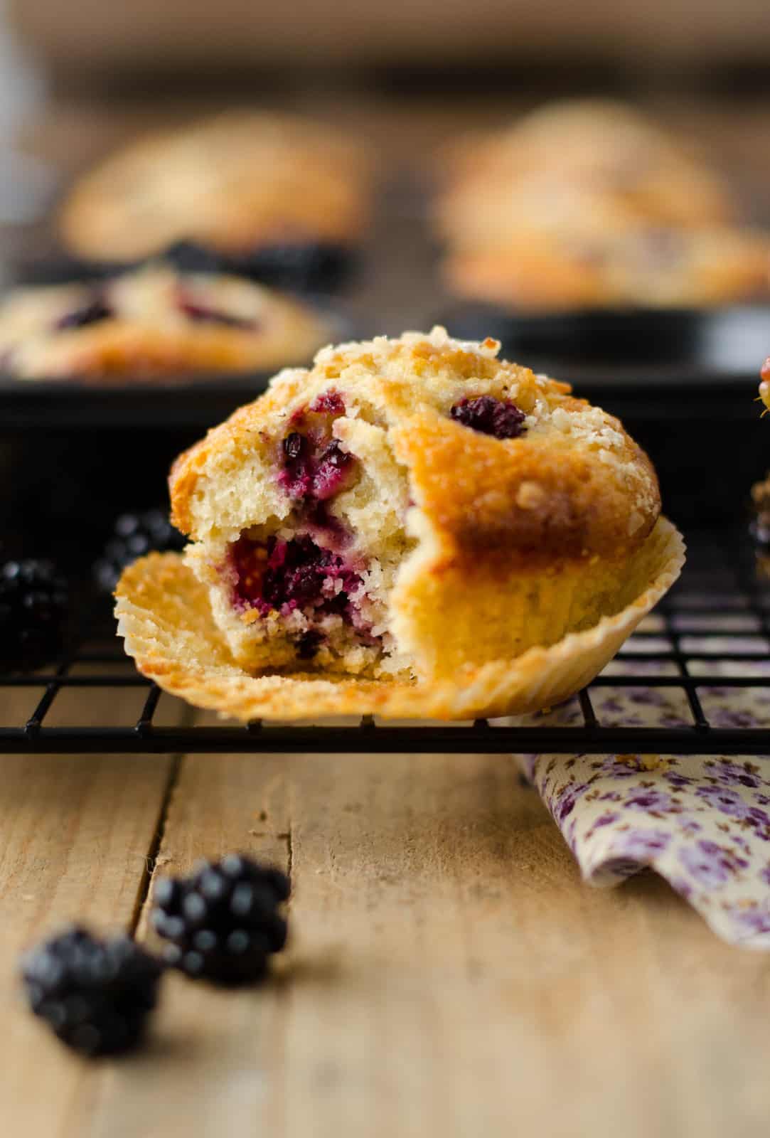 Muffins mûre-amande-flocons d'avoine