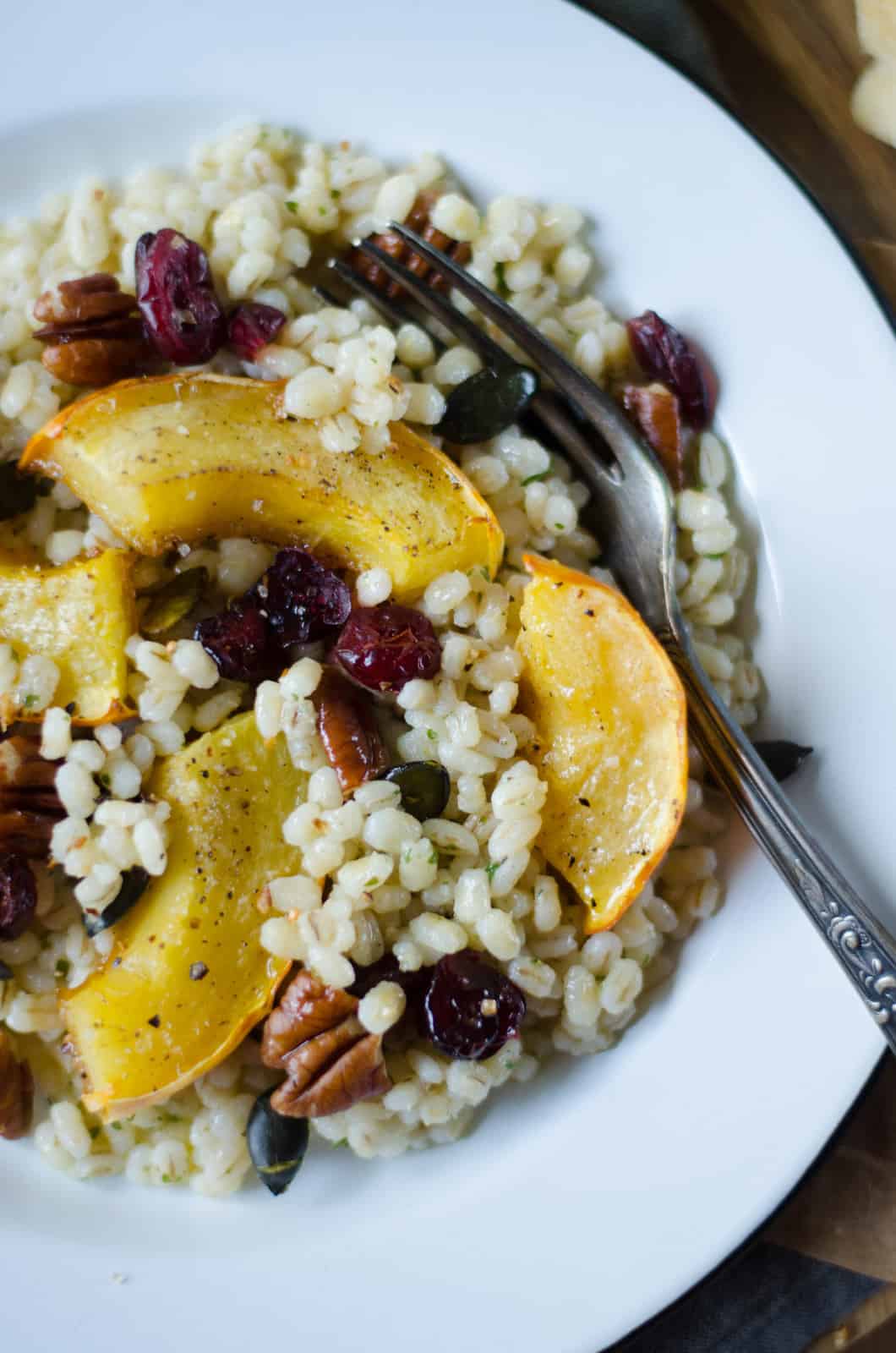 Salade d'orge perlé à la courge {d'inspiration canadienne}