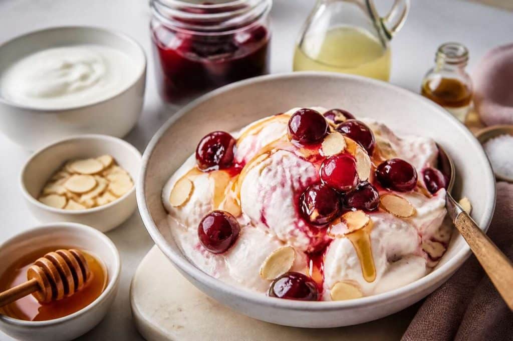 Recette de yaourt glacé aux cerises maison