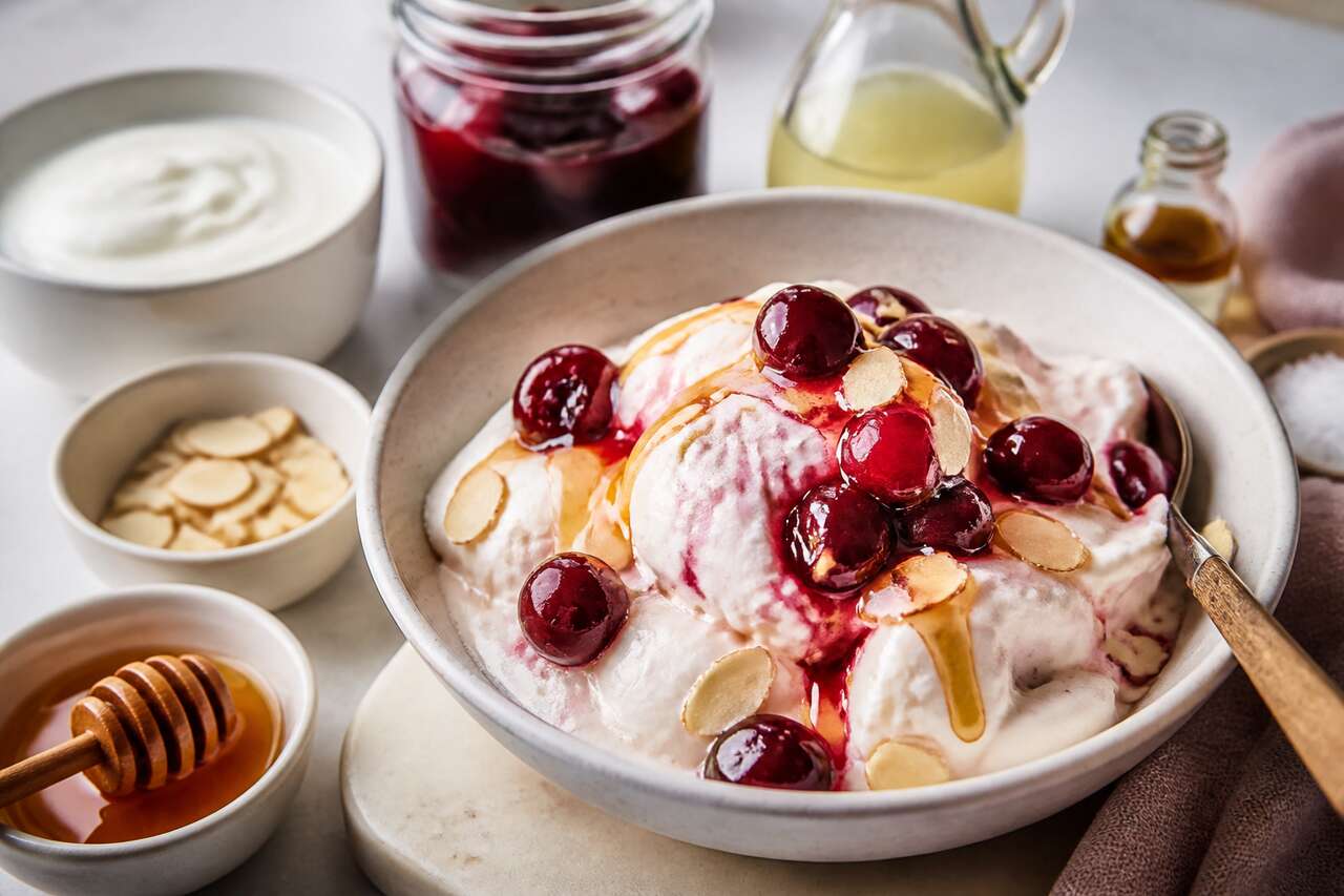 Recette de yaourt glacé aux cerises maison